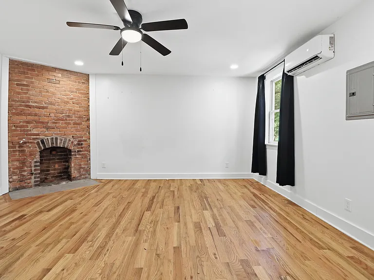 186 Hurt St NE #D1 — Photo 17