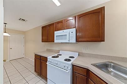 3rd image of 414 Cupples Rd #1-202-1