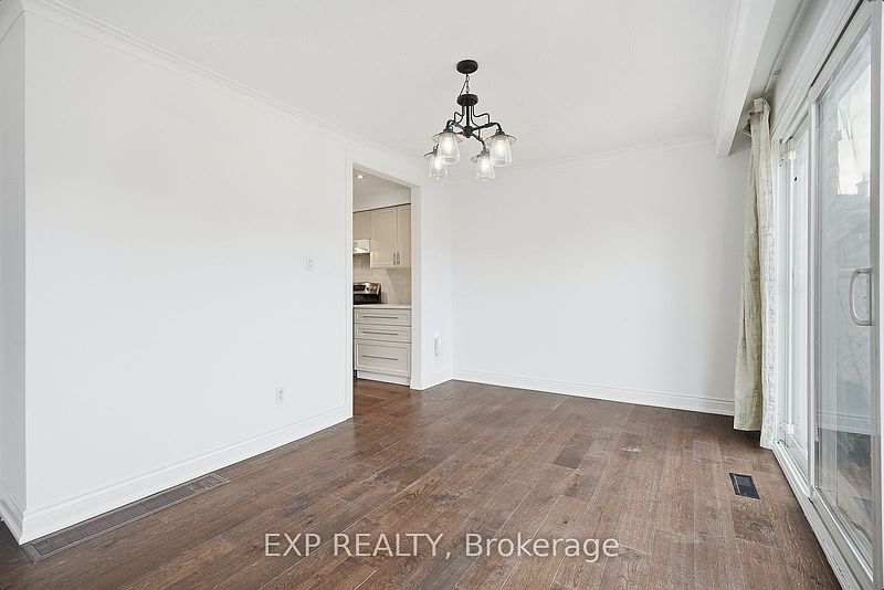 Toronto House for rent - 4 Bedrooms — photo 9