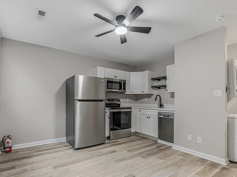 201 Howell St #600-D — Photo 8