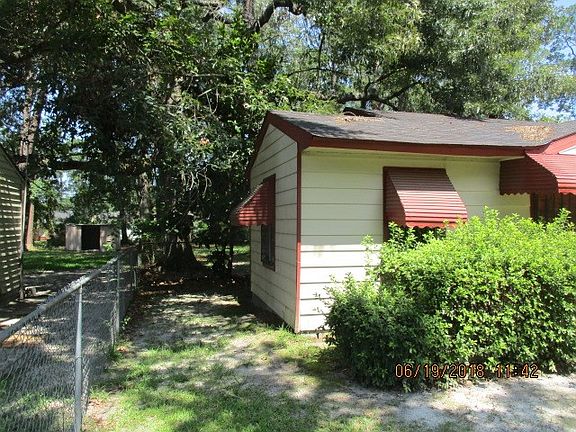 2nd image of 814 Bethune Dr