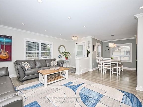 3rd image of 5667 Montrose Rd
