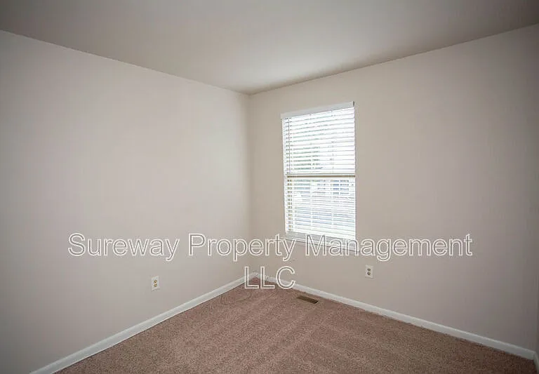 137 Brent Ct — Photo 18