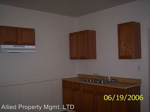 3rd image of 709 East Ave