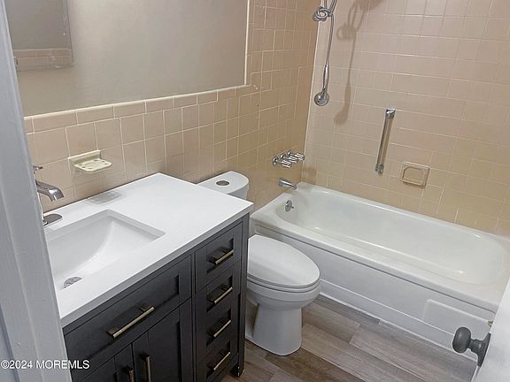5th image of 71 Skyline Dr #170