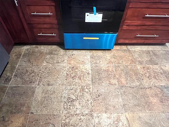 4th image of 1501 SW 134 Way #204D