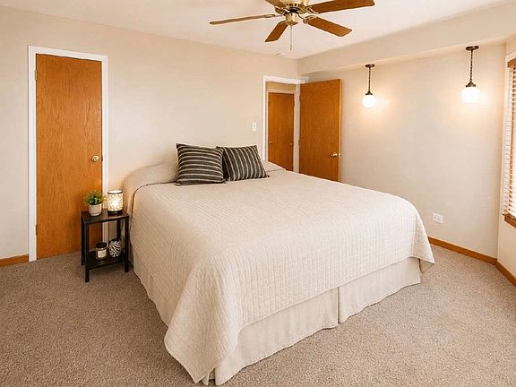 4th image of 15527 Rose Dr
