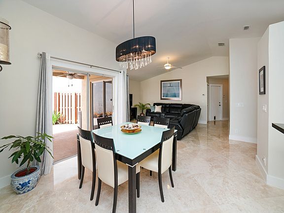 4th image of 304 S Ketch Dr
