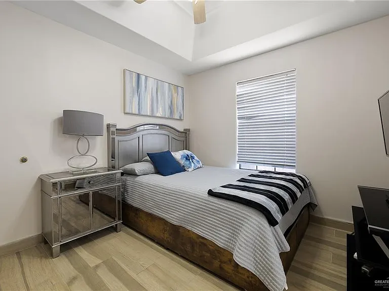 213 S 49th St #4 — Photo 16