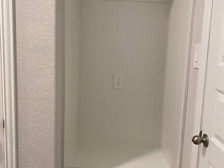 7833 Sunset Blvd — Photo 27