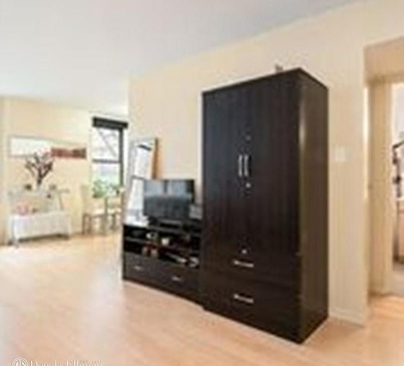 1st image of 3205 Newtown Ave APT 4F