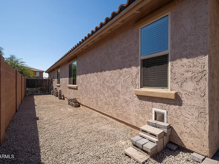 18338 W Getty Dr — Photo 28