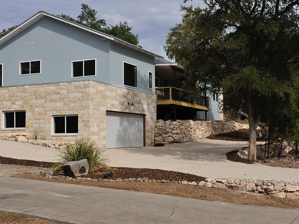 1st image of 220 Brooklynn Ln