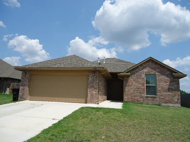 800 S Bouziden Dr