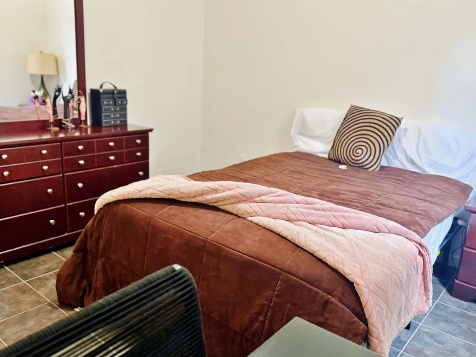 2 bed, 1.0 bath, 1200 sqft, $1,321 — Photo 2