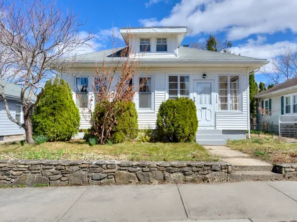 123 Dana Ave, Worcester, MA 01604