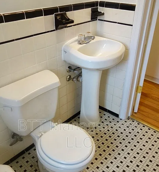 8105 Greenwood Ave #E — Photo 36