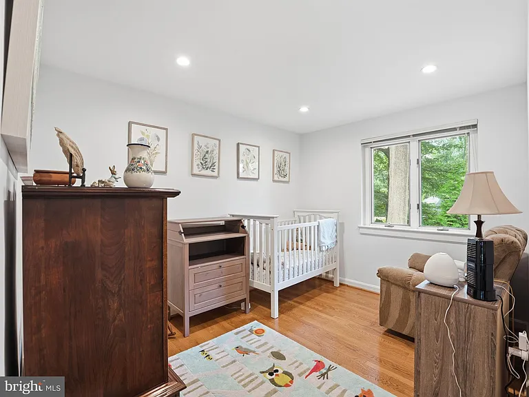 405 Underhill Pl — Photo 17