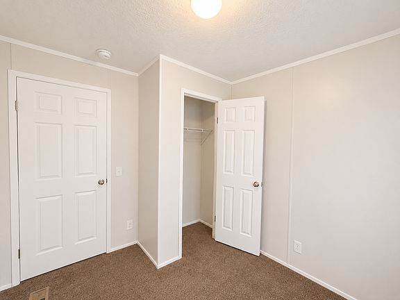 5th image of 2 E Manor St #2B