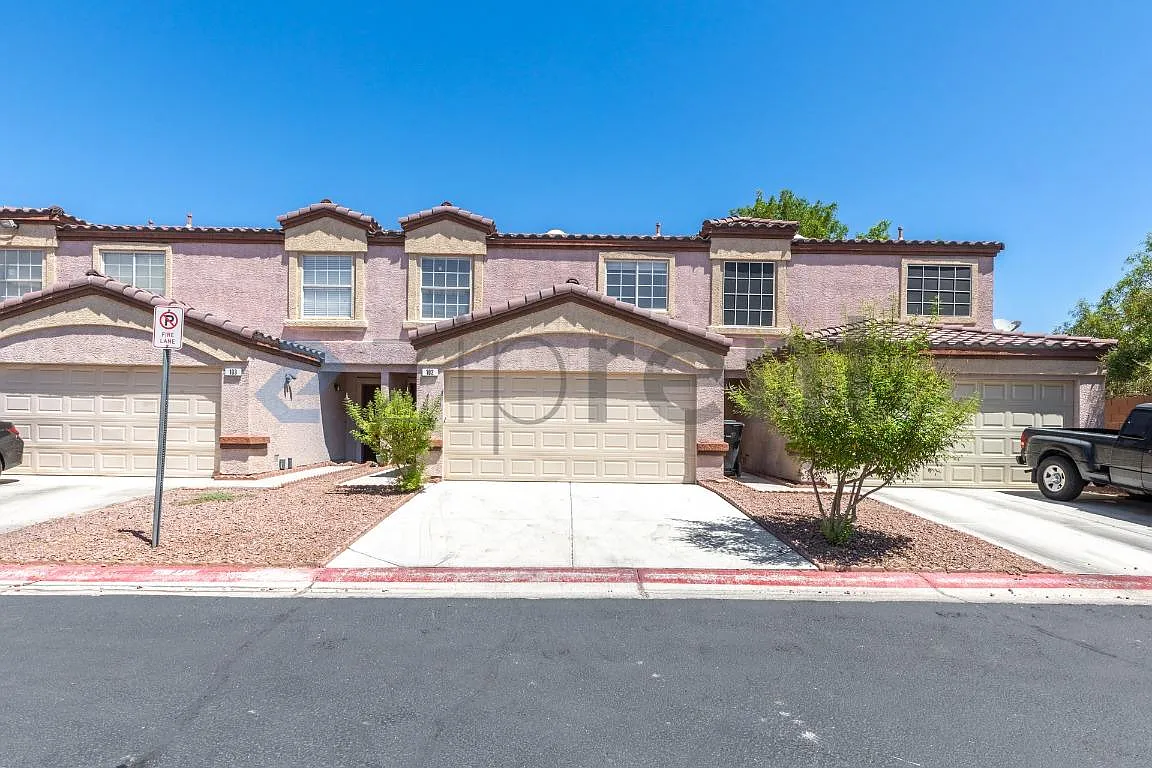 3 bed, 2.5 bath, 1173 sqft, $1,890 — Photo 3