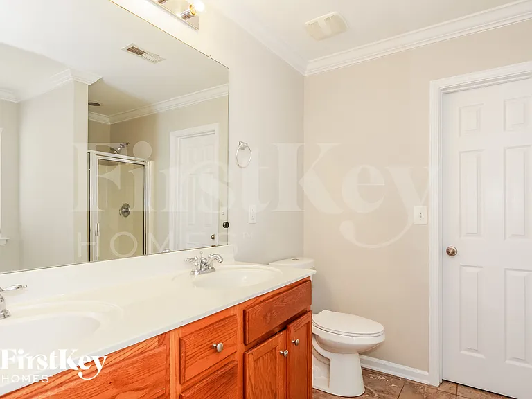 11319 Breezehill Ln — Photo 14