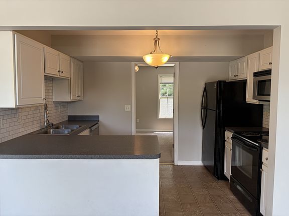 2nd image of 1024 Danielle Ct Unit 3