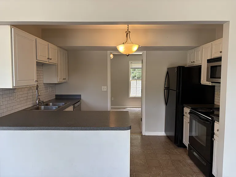 1024 Danielle Ct #3 — Photo 2