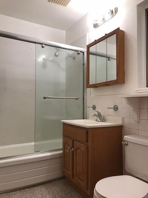 2nd image of 2583 34th Ave APT 2