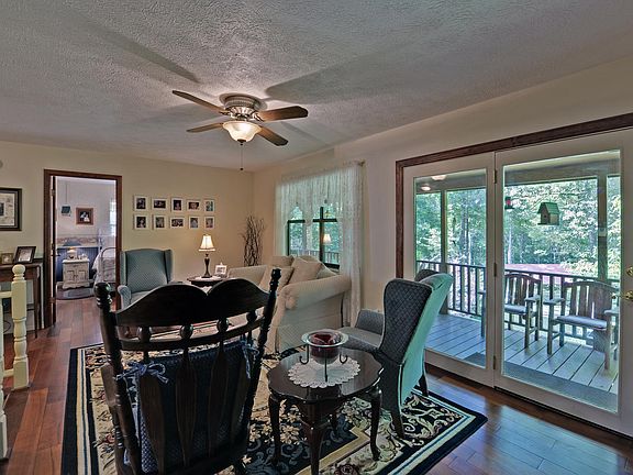 Bright & Sunny Living Room