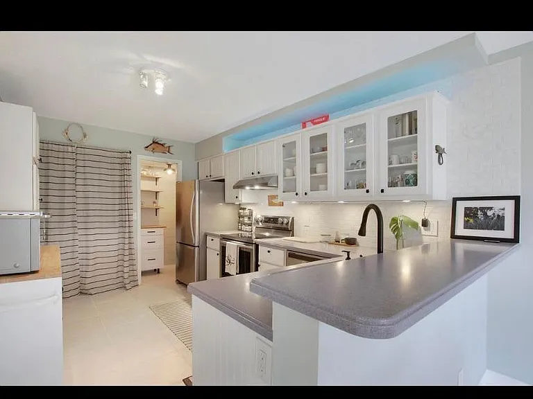 Maplecrest Cir — Photo 1