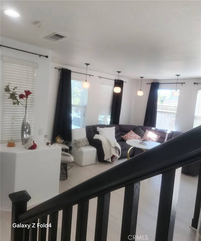 3 bed, 1714 sqft, $5,800 — Photo 4