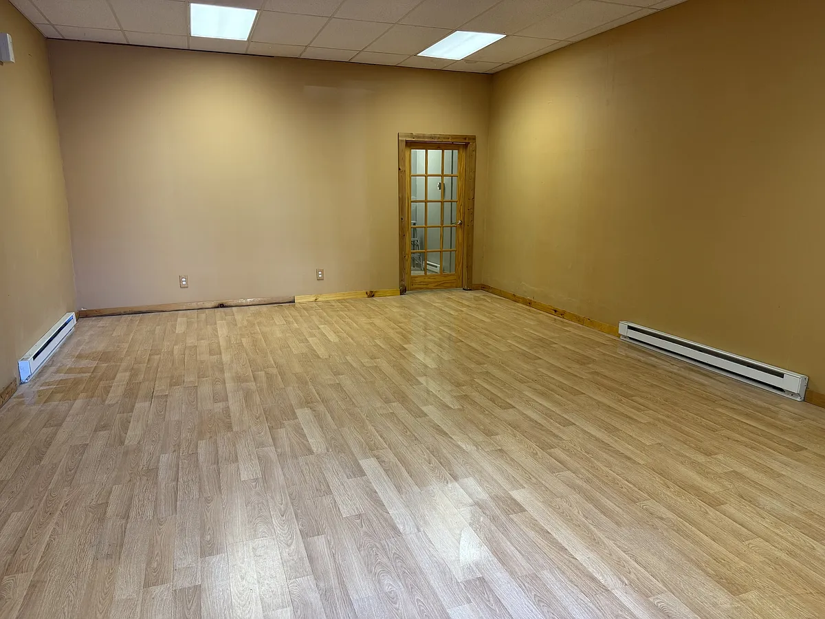 Building Photo - 15 N Lake Ave #1