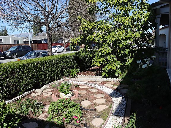 3rd image of 1034 Rock Ave
