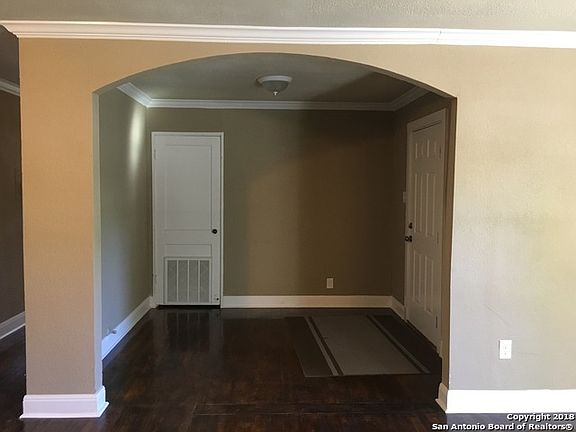 4th image of 213 Redrock Dr