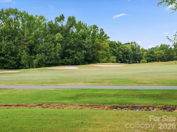 8923 Saint Croix Ln, Charlotte, NC 28277