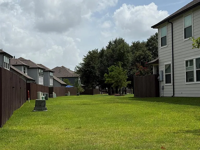5504 Hyde Park Dr — Photo 23