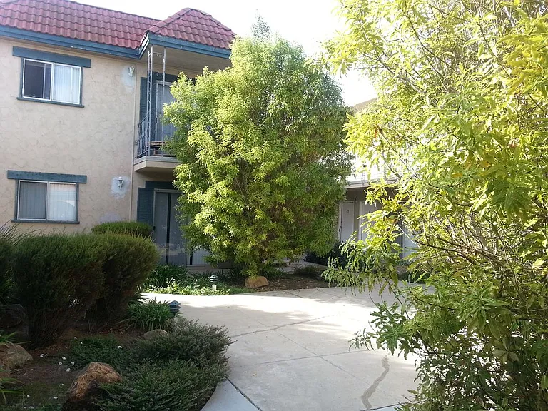 3654 42nd St — Photo 7