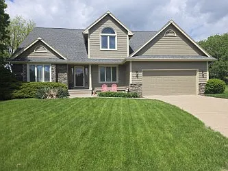 4520 93rd St Photo 1