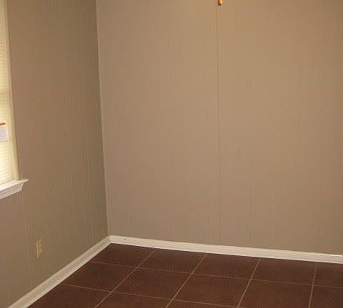 4th image of 120 S Elm St APT 5