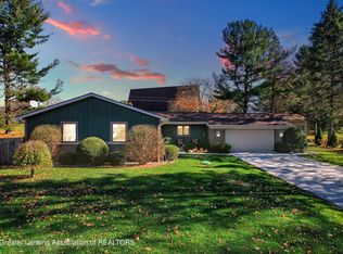 6820 Lansdown Dr, Dimondale, MI 48821