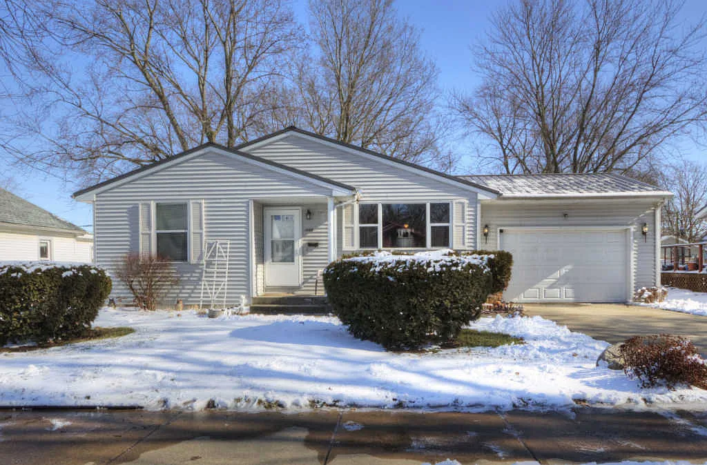 1408 N Hickory St photo 1