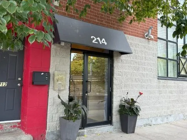 214 Main St #106, Toronto, ON M4E 2W1