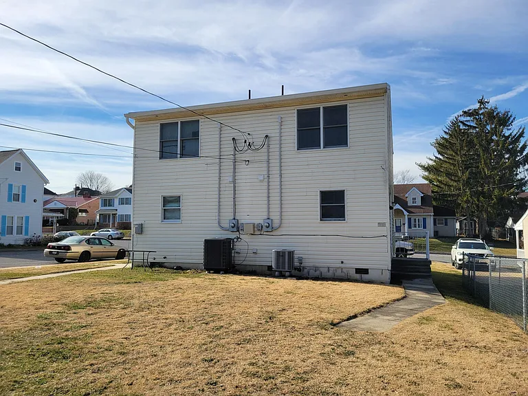 636 Chestnut St — Photo 9