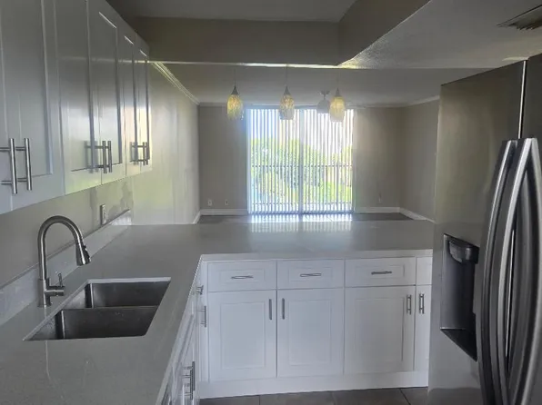 2828 Tennis Club Dr, West Palm Beach, FL