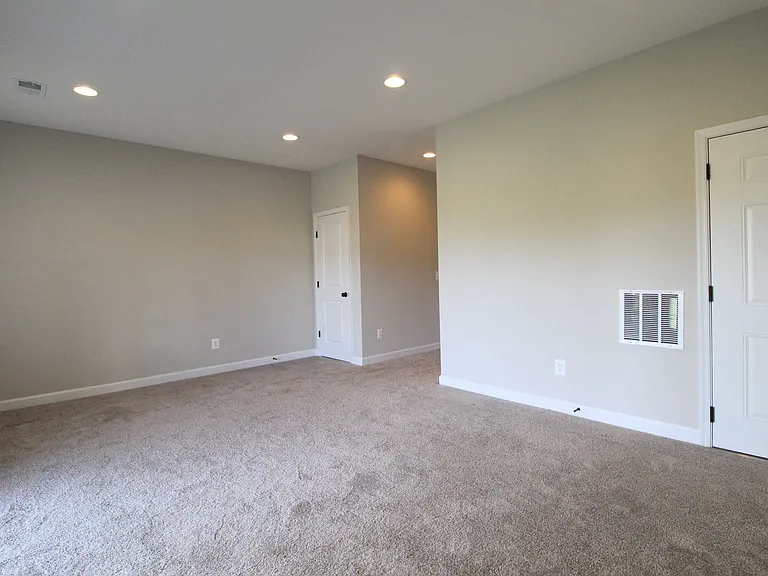 3424 Monterey Dr — Photo 6