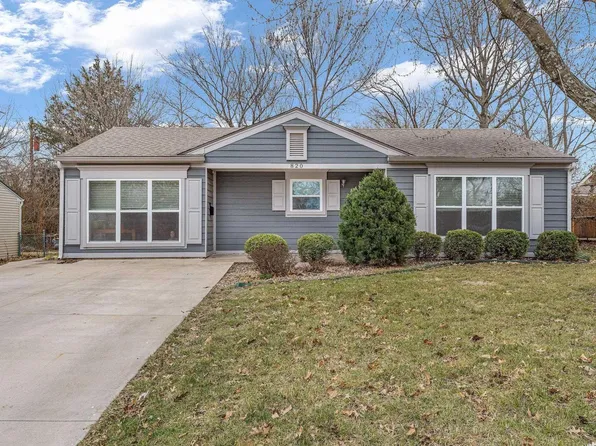 820 Murrow Ct, Lawrence, KS 66049