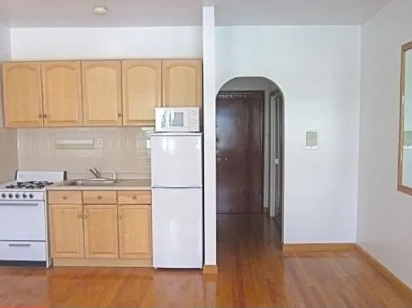 242 E 33rd St, New York, NY 10016