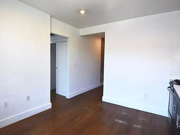 5th image of 165 W 127th St APT 4F
