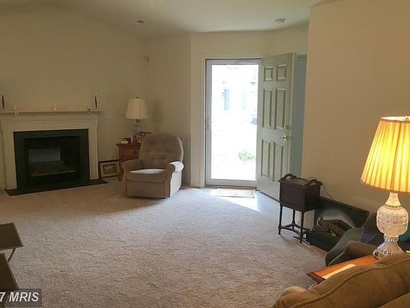 4th image of 1412 Bishop Ct