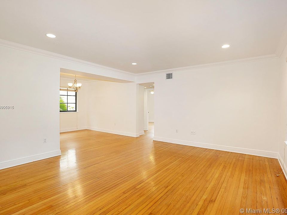 1st image of 226 Antiquera Ave